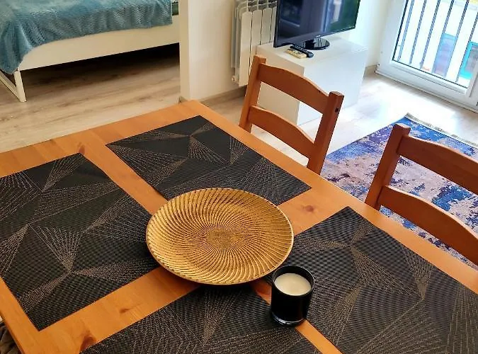 Apartament Centrum Grzybowska * وارسو